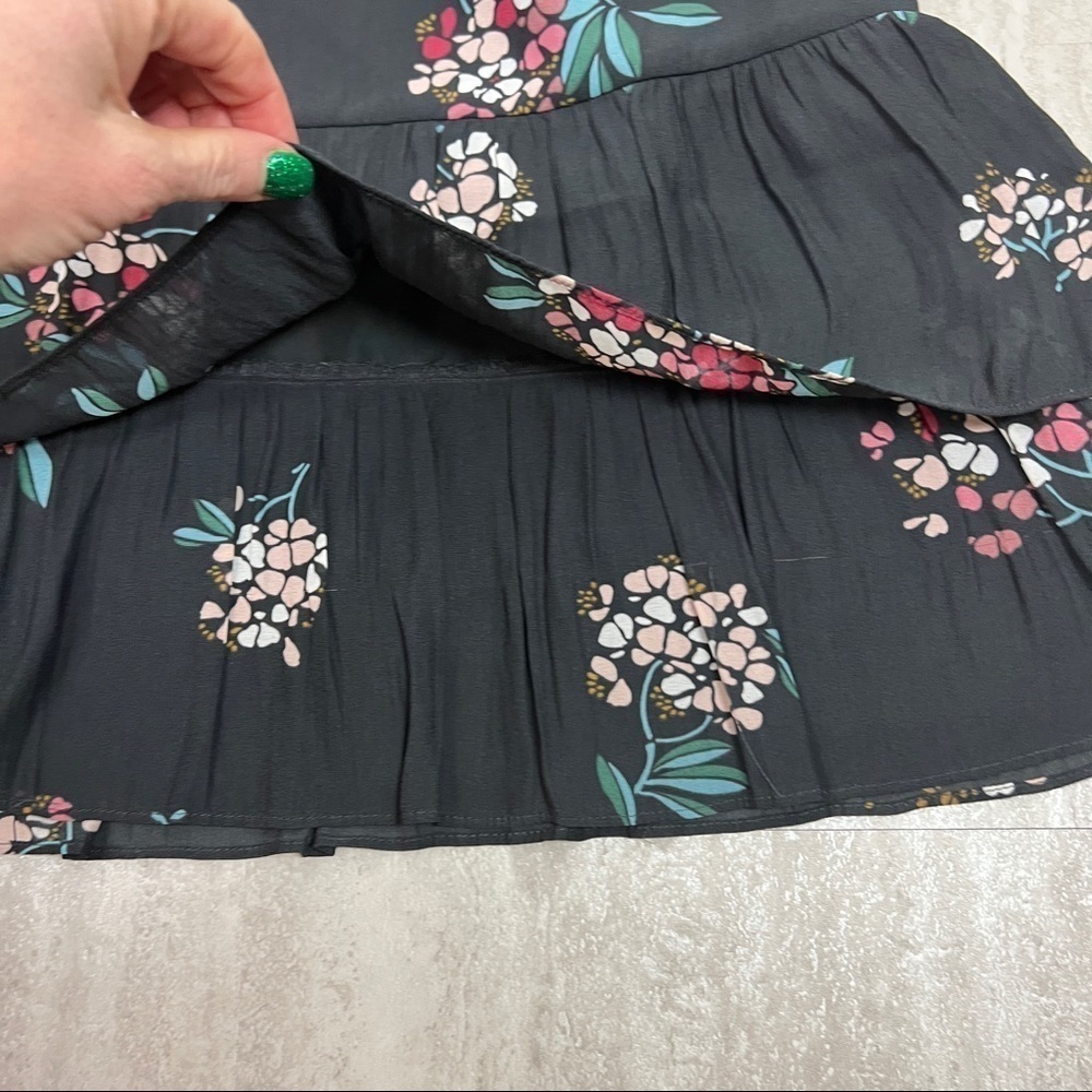 Loft outlet floral tiered skirt size 4 ruffled swing skirt - Picture 3 of 8